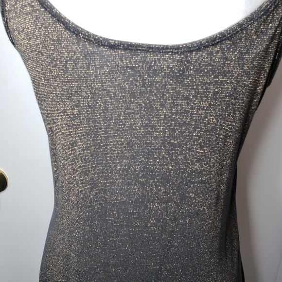 Jennifer Lopez Black and Gold Metallic Fitted Tank - Picture 4 of 7